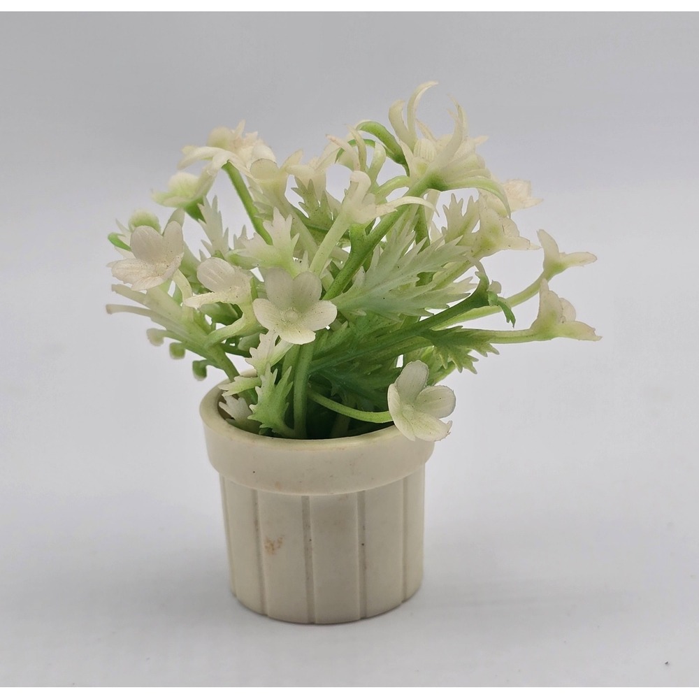 Vintage TOMY‎ Dollhouse White Planter Pot with Flowering Plant 3"